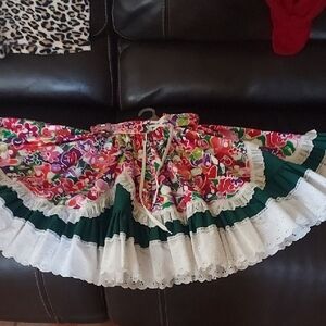 Fun And Fancy Vintage Skirt 32 Inch  Waist 20 Inch Lenght.